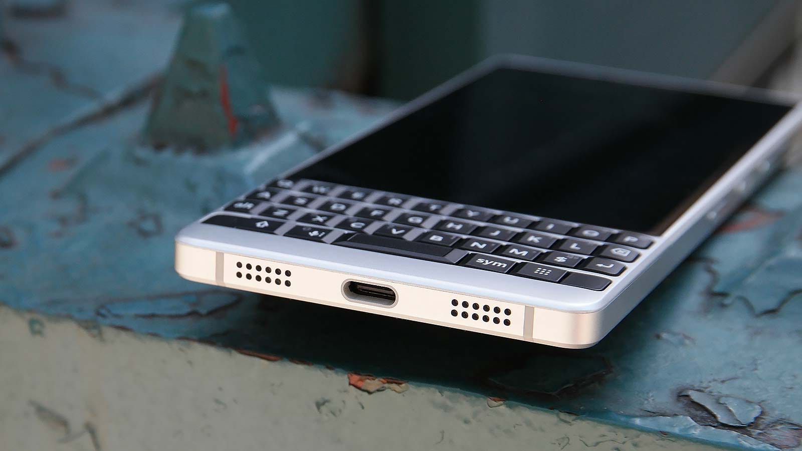 The BlackBerry Key2 Makes Me Wish Physical Keyboards Weren't All But ...