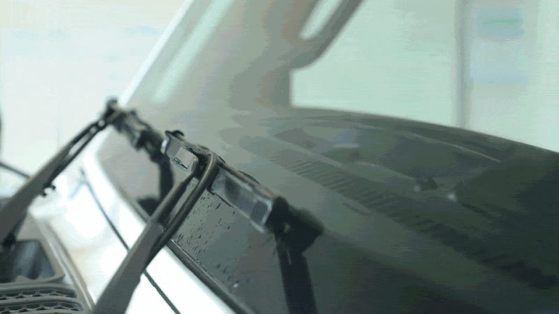 Jeep's New Wrangler Windshield Wipers Have Built-In Washer Jets