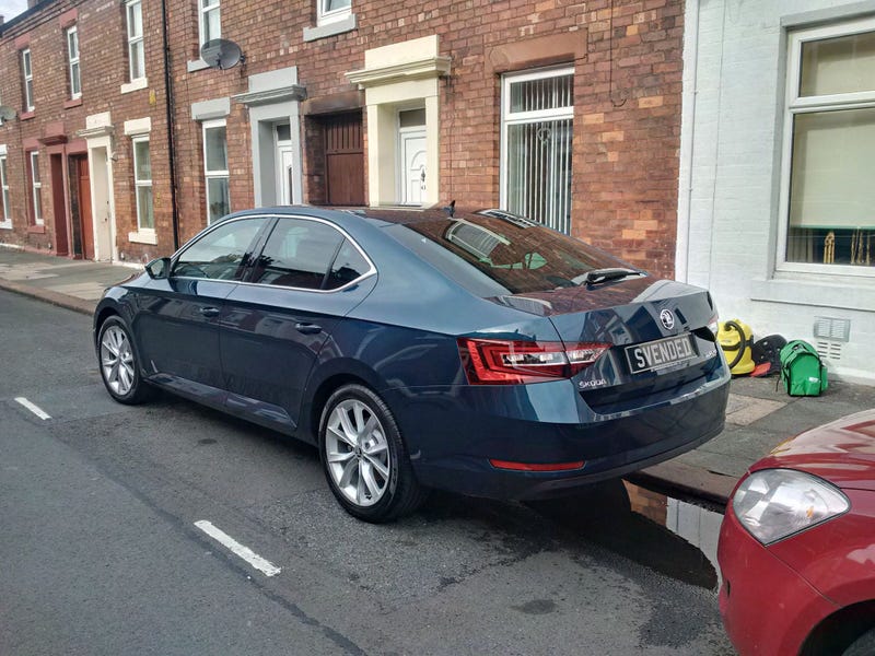 r8qaiq78590jjrntcuuk.jpg