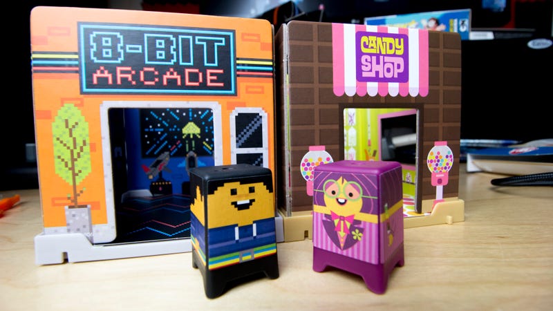 Tiny Cardboard Arcade Is An Awesome Kids' Meal Toy