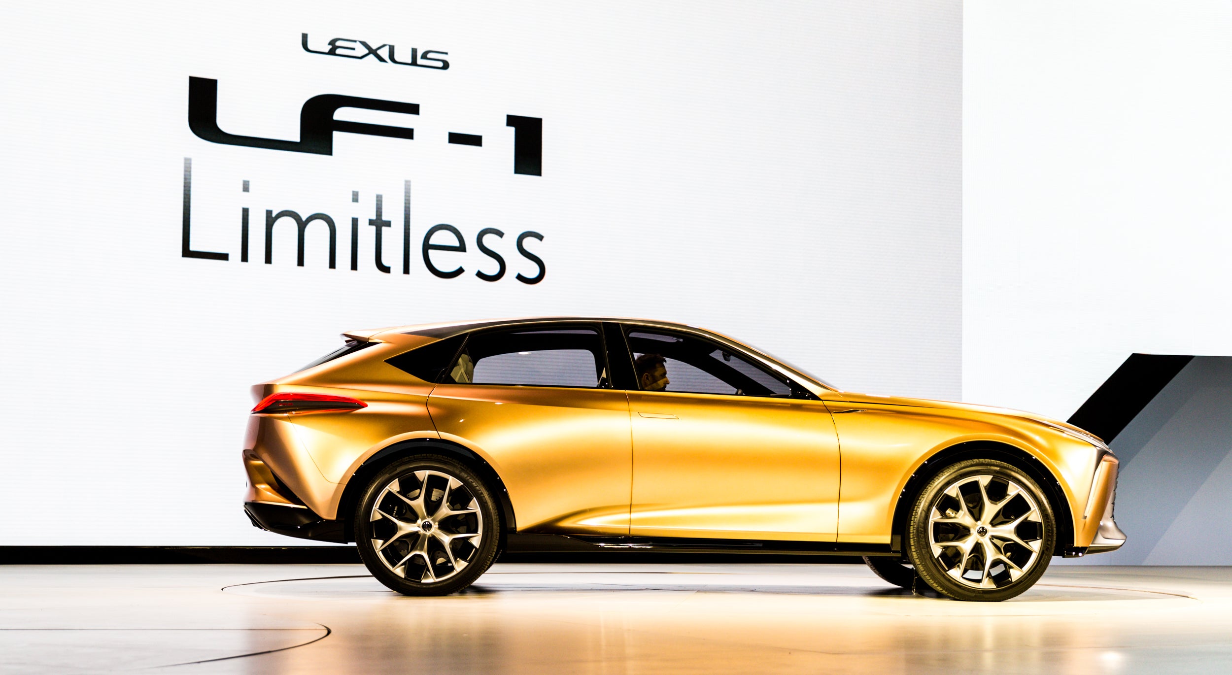 2018 - [Lexus] LF-1 Concept Do7jerdhauoyx66losbd