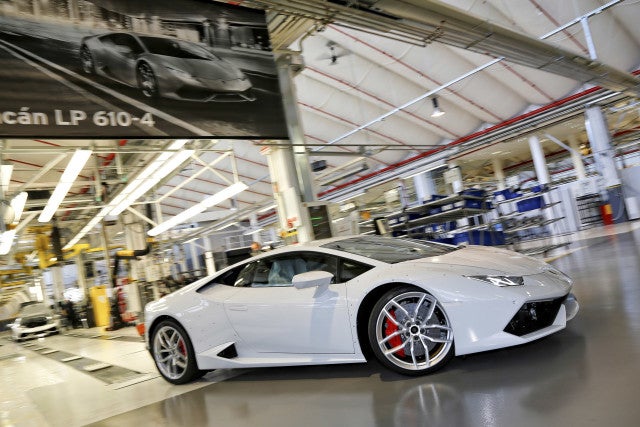 El minucioso proceso de construir un Lamborghini, foto a foto
