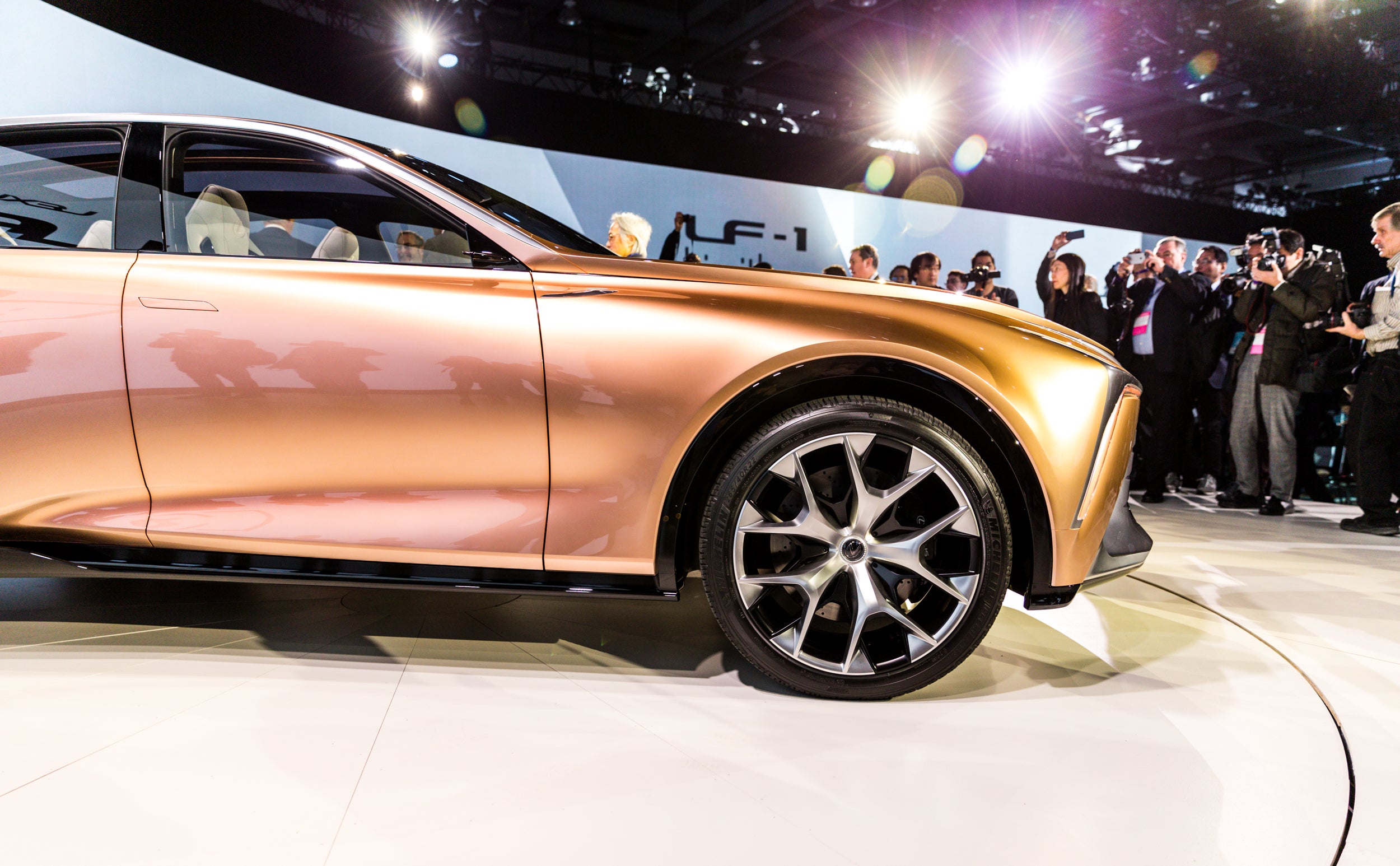 2018 - [Lexus] LF-1 Concept Ghio6ultp4qoukwirlzt