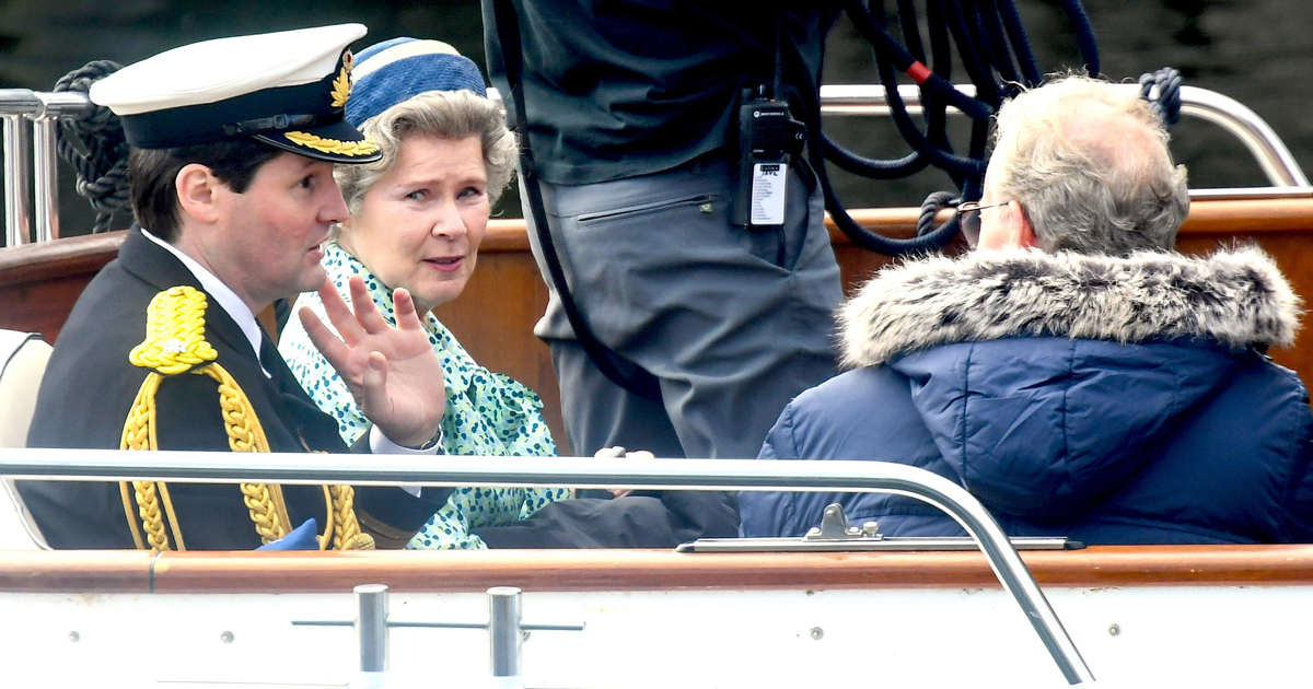Netflix will pause filming of “The Crown” in response to the death of Queen Eliz..
