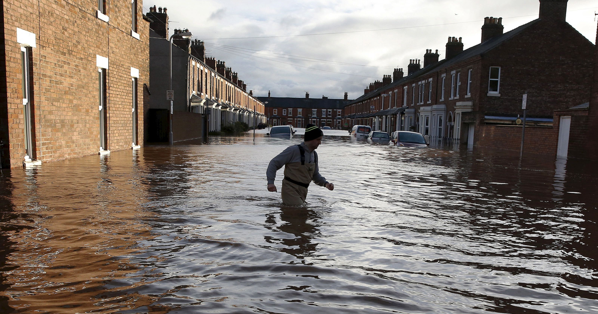 Photos: Storm Desmond flooding has broken UK rainfall records — Quartz