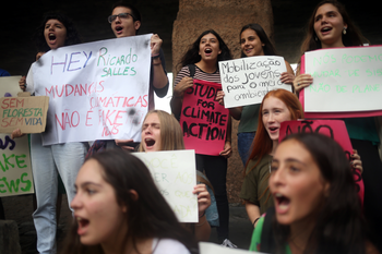 Pictures: Climate Change Protests By Young People Around The World — Quartz