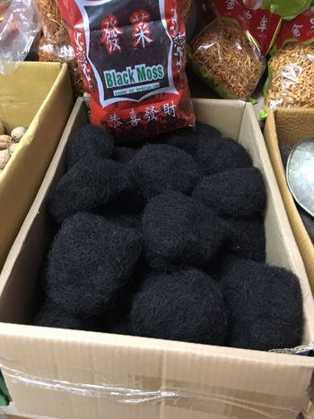 Fat choi spotted on the market in Guangzhou, China in January, 2017.