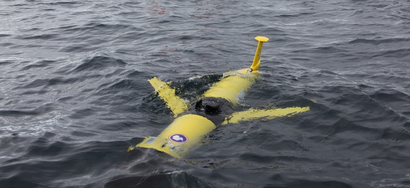 A Rutgers/Webb-SLOCUM glider being released by scientists near Antarctica // Jason Orfanon via MBL.edu