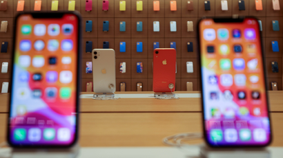 iPhones in an Apple Store