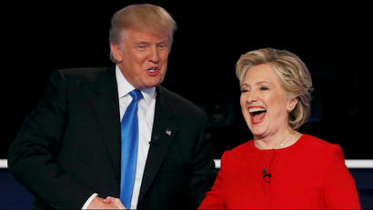 Clinton and Trump shake hands at first debate