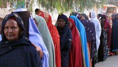 Women line up to vote in Hargeisa during the first multiparty parliamentary elections in the breakaway Somaliland September 29, 2005. Voters in north-west Somali region of Somaliland cast ballots on Thursday to elect lawmakers amid hopes the exercise will bring them international recognition as a sovereign state, nine years after the north-west Somali region declared independence from Somalia.