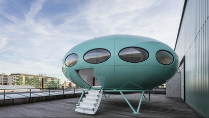 You can now rent this 1960s spaceship house, but only for ‘future ...