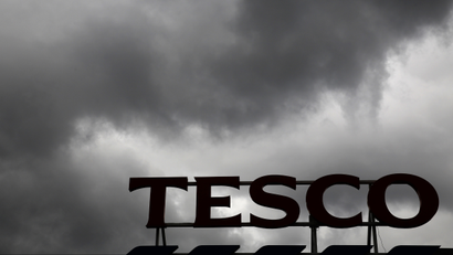 tesco grocery store sign