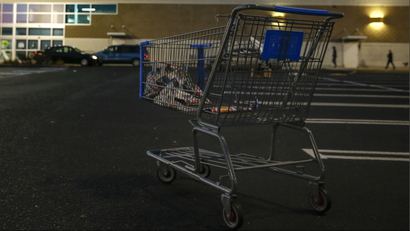 DATE IMPORTED:November 28, 2014An empty shopping cart is seen outside a Best Buy store in Westbury, New York November 28, 2014. The Best Buy re-opened at 8am after opening Thanksgiving evening at 5pm and closing at 10 pm ahead of many other Black Friday retailers. REUTERS/Shannon Stapleton