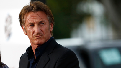 Actor Sean Penn attends the premiere of "A Million Ways to Die in the West" in Los Angeles, California May 15, 2014. The movie opens in the U.S. on May 30. REUTERS/Mario Anzuoni (UNITED STATES - Tags: ENTERTAINMENT) -
