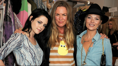 Emma Hill (middle) backstage at a Mulberry runway show with Kristen Stewart and Kate Moss (right).