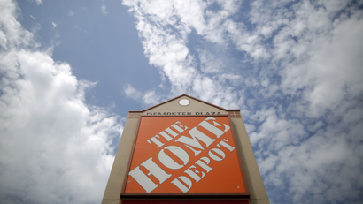 A Home Depot location is seen in Niles, Illinois, May 19, 2014. Earnings season will effectively draw to a close this week, with 23 companies scheduled to report, including retailer Home Depot. REUTERS/Jim Young (UNITED STATES - Tags: BUSINESS)