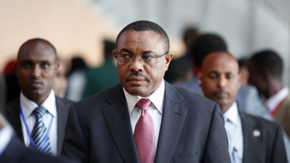 Ethiopian Prime Minister Hailemariam Desalegn arrives at the African Union Headquarters for the 21st Ordinary Session of the Assembly of Heads of States and Government in capital Addis Ababa May 26, 2013.