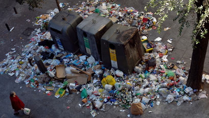 Madrid garbage street cleaner strike