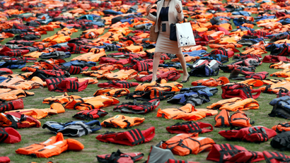 A display of lifejackets worn by refugees during their crossing from Turkey to the Greek island of Chois, are seen Parliament Square in central London, Britain September 19, 2016. The display was organised by a number of charities and refugees to help focus attention of the UN summit on Addressing Large Movements of Refugees and Migrants.