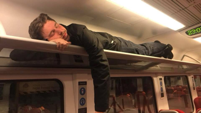 Man sleeps being trapped overnight on a train in Brockenhurst