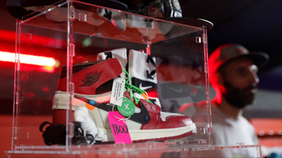 Nike Off-White Air Jordan 1 sneakers are seen at the KICKIT Sneaker e Streetwear Market in Rome, Italy, September 23, 2018. Picture taken September 23, 2018. REUTERS/Alessandro Bianchi - RC1888B9FDB0