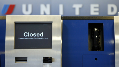 United Airlinse kiosk closed