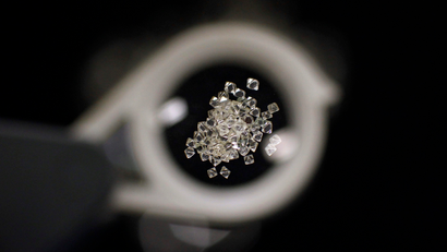 Synthetic diamonds: De Beers launches Lightbox Jewelry, made with lab-grown diamonds — Quartz Africa