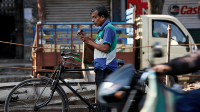 India-smartphone-technology-addiction