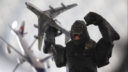 king kong with airplanes