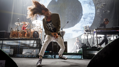 Brandon Boyd of Incubus onstage