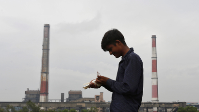 Communities reside close to coal power plants in India