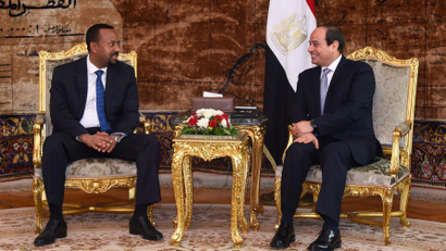 Egyptian President Abdel Fattah al-Sisi (R) meets with Ethiopian Prime Minister Abiy Ahmed at the Ittihadiya presidential palace in Cairo, Egypt, June 10, 2018. in this handout picture courtesy of the Egyptian Presidency. The Egyptian Presidency/Handout via REUTERS ATTENTION EDITORS - THIS IMAGE WAS PROVIDED BY A THIRD PARTY - RC117C687CC0