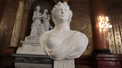 A Marianne bust