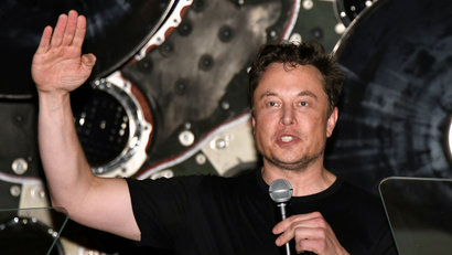 Elon Musk addresses his workforce.