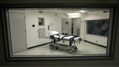 An image of a bed used in a lethal injection setting.