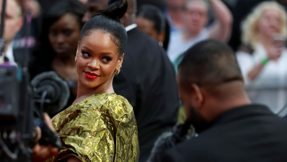 Cast member Rihanna poses for pictures as she arrives for the European premiere of Ocean's 8 in London, Britain June 13, 2018. REUTERS/Simon Dawson - RC1A9C0E6930