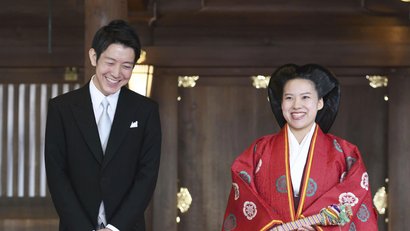 Japanese Princess Ayako (R) and her husband Kei Moriya answer reporters' questions after their wedding ceremony at the Meiji Shrine in Tokyo, Japan, in this photo released by Kyodo on October 29, 2018. Mandatory credit Kyodo/via REUTERS ATTENTION EDITORS - THIS IMAGE WAS PROVIDED BY A THIRD PARTY. MANDATORY CREDIT. JAPAN OUT. NO COMMERCIAL OR EDITORIAL SALES IN JAPAN. - RC1F28991C80