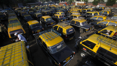 india-taxi-calls-ola-uber