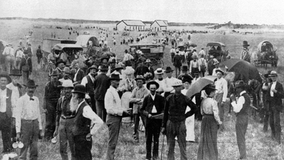 Homesteaders gather at Lawton, Okla., Aug. 6, 1901, ready to make land claims. Under homestead laws, farmers and other settlers could file a claim on designated public land, live on it and cultivate the land to make it their own.