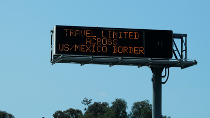 A border sign between US and Mexico