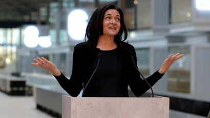 Sheryl Sandberg, Chief Operating Officer of Facebook, delivers a speech during a visit in Paris, France, January 17, 2017, at a start-up companies gathering at Paris' Station F site as the company tries to head off tougher regulation by Germany. REUTERS/Philippe Wojazer TPX IMAGES OF THE DAY - RC1BC24104F0