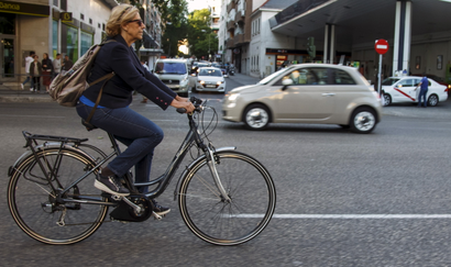 Carmena in her bycicle