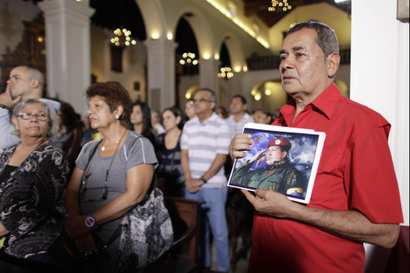 People praying for the life of Hugo Chavez