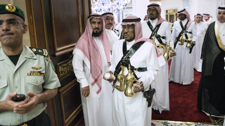 Staff wait for a meeting between Saudi King Abdullah bin Abdul Aziz al-Saud and U.S. Secretary of State John Kerry at the Royal Palace in Jeddah September 11, 2014.
