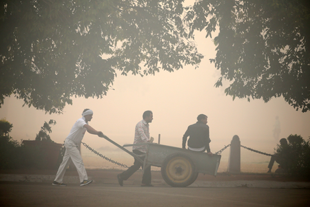Delhi-smog-pollution