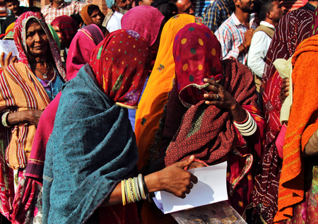 Women-India-Rajasthan-Bank-Queue
