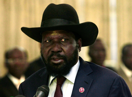 South Sudan President Salva Kiir speaks during a joint news conference with his Sudanese counterpart Omar al-Bashir (not pictured) after their meeting at Khartoum&#039;s airport November 4, 2014.