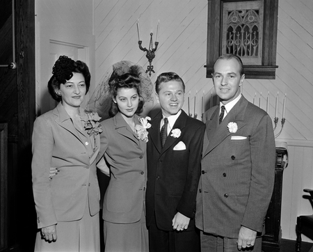 Ava Gardner marries Mickey Rooney, 1942