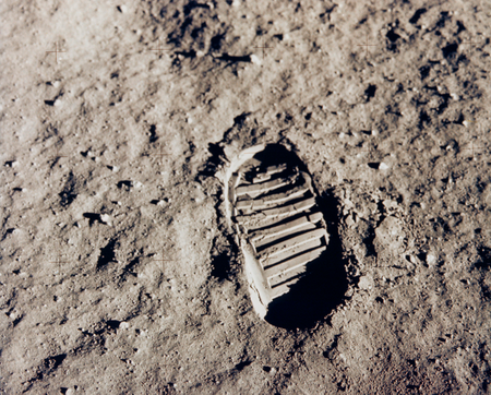 moon-landing-conspiracy-theories